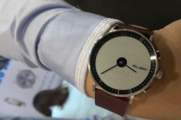Pertie Gligo E-Ink Smartwatch